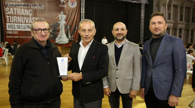 KÜÇÜKÇEKMECE'DE 29 EKİM SATRANÇ TURNUVASI HEYECANI