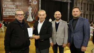 KÜÇÜKÇEKMECE'DE 29 EKİM SATRANÇ TURNUVASI HEYECANI