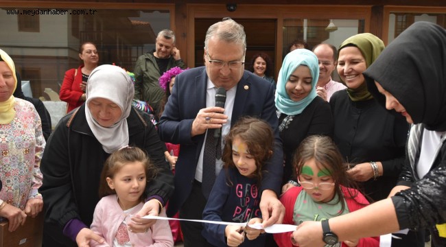 KURSİYERLER ESERLERİNİ SERGİLEDİ