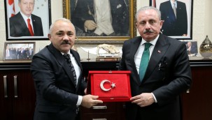 Meclis Başkanı Şentop Çankırı Belediyesini Ziyaret Etti