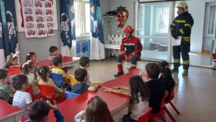 Minik öğrencilerden itfaiyeye ziyaret