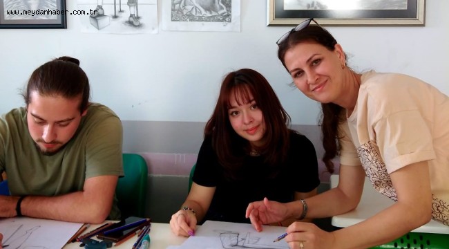 Öğrenciler Yetenek Sınavlarına Turgutlu Belediyesi Atatürk Kültür Merkezi'nde Hazırlanıyor