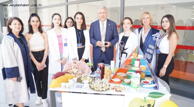 Rektör Prof. Dr. Budak, Karşıyaka Sağlık Bilimleri Fakültesinde topluluk stantlarını ziyaret etti