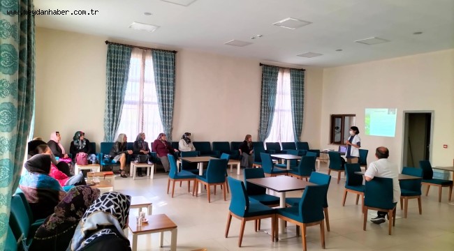 SİNCAN'DA HANIMLARA ALZHEİMERDAN KORUNMANIN YOLLARI ANLATILDI