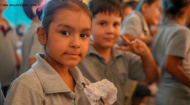 TARSUS ŞEHİR TİYATROSU'NUN 'NEDEN' ADLI ÇOCUK OYUNU OKULLARDA SAHNELENDİ