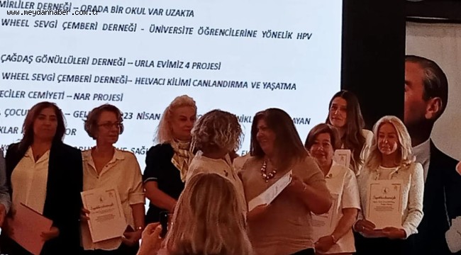 Urla Kızılay'a Hamdi Türkmen Özel Ödülü 