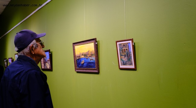 ÇEKTİĞİ FOTOĞRAFLARI RESME DÖNÜŞTÜREN RESSAM JÜLİDE DAMAR'IN SERGİSİ ORHAN PEKER'DE