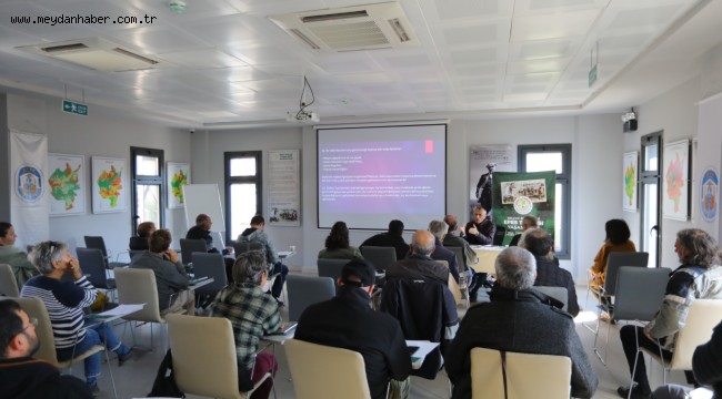 EFES TARLASI YAŞAM KÖYÜ'NDE ÇİFTÇİ EĞİTİMLERİ DEVAM EDİYOR