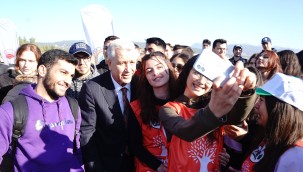 Ege Üniversitesi Ailesi, Milli Ağaçlandırma Gününde fidanları toprakla buluşturdu