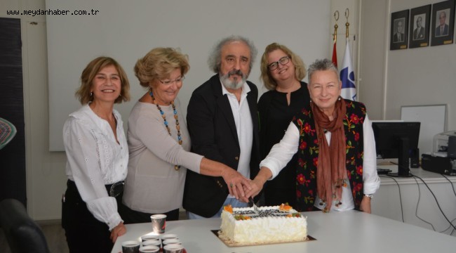 EÜ İletişimin deneyimli hocaları emekliliğe uğurlandı