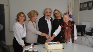 EÜ İletişimin deneyimli hocaları emekliliğe uğurlandı