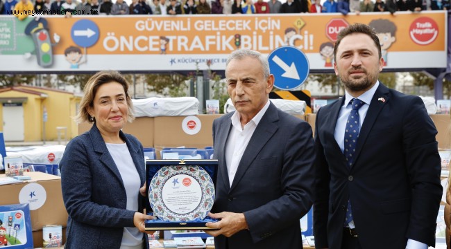 KÜÇÜKÇEKMECE BELEDİYESİ VE TRAFİK HAYATTIR PLATFORMUNDAN 'TRAFİKTE ÇOCUK GÜVENLİĞİ' SEFERBERLİĞİ