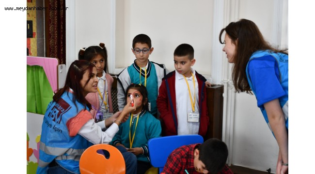 Kütüphane Dostu Mamak'ta "Dünya Çocuk Kitapları Haftası" Kutlandı