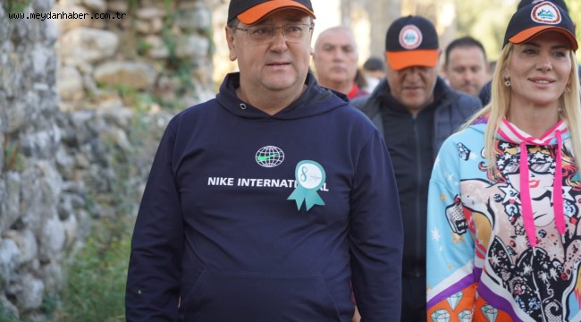 MİLLİ ATLETLERLE SAĞLIK İÇİN YÜRÜDÜLER