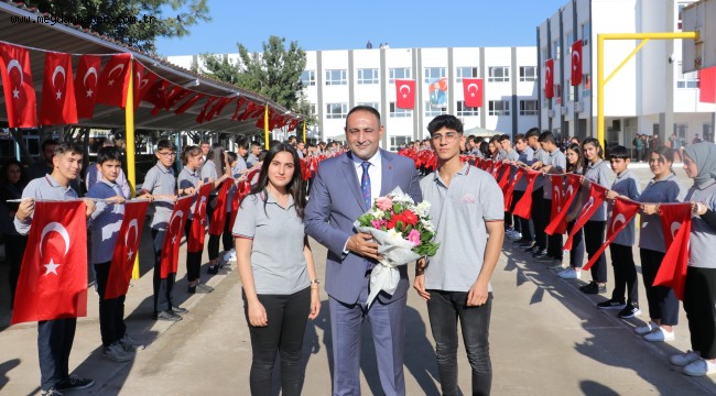 BAŞKAN YILMAZ, ŞEHİTLER KÜTÜPHANESİ'NİN AÇILIŞINDA GENÇLERE SESLENDİ;