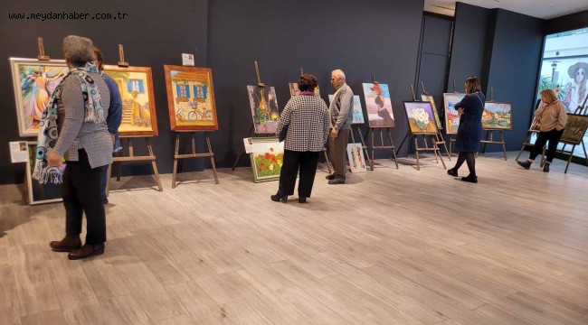 Bayraklı'nın kursiyerlerden yılsonu sergisi