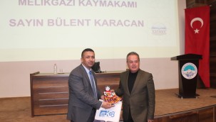 BÜYÜKŞEHİR'İN "DEĞER GENÇLİK" SEMİNERİNE KAYMAKAM KARACAN KONUK OLDU