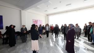 Dilden dökülmeyenler bedenden dökülüyor