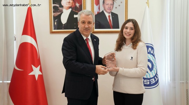 Ege Üniversitesi öğrencisi Siğnem Uçar'ın projesine birincilik ödülü