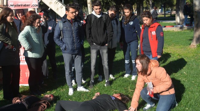 EÜ'de "112 Acil Çağrı Numarasını Nasıl Arayalım?" standı açıldı