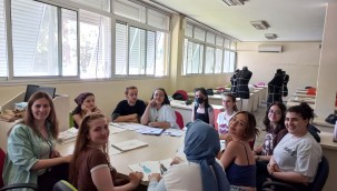 EÜ Moda ve Tasarım Yüksekokulundan "Denim Drapaj Sergisi"