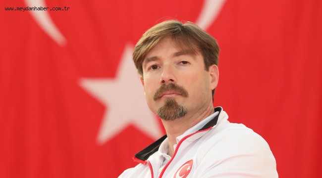 Gaziemir Belediyesi Taekwondo Antrenörü Volkan Yalçınkaya Türkiye Şampiyonu