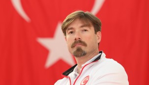 Gaziemir Belediyesi Taekwondo Antrenörü Volkan Yalçınkaya Türkiye Şampiyonu