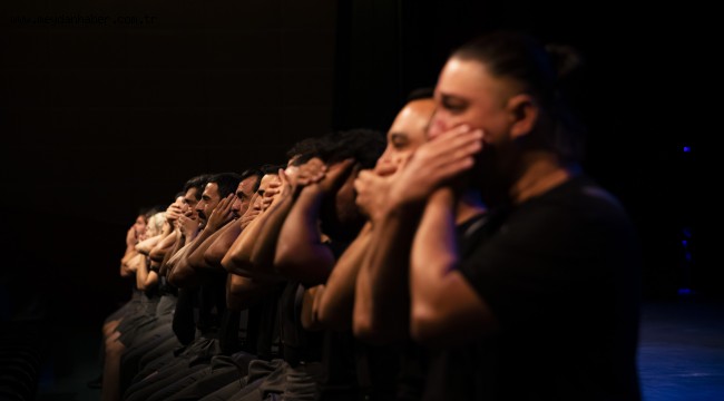 MERSİN ŞEHİR TİYATROSU İZMİR'DE PERDE AÇTI