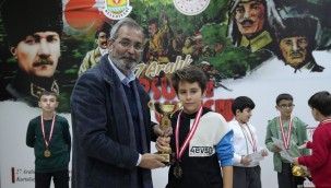 TARSUS'TA 101.YIL SATRANÇ TURNUVASI DÜZENLENDİ