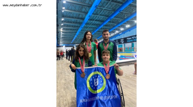 Yüzmede 3 rekor, 15 madalya