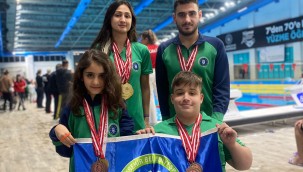 Yüzmede 3 rekor, 15 madalya