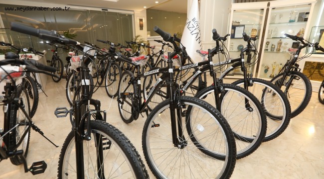 -BÜYÜKŞEHİR'DEN 45 SPOR BRANŞININ İL TEMSİLCİLERİ İÇİN BİSİKLET DAĞITIM TÖRENİ VE SÖYLEŞİ
