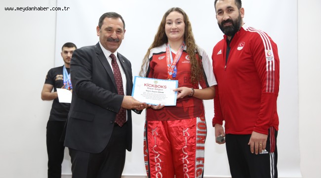 ETİMESGUT BELEDİYESİ KİCK BOKSTA ZİRVEDE