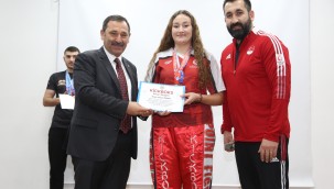 ETİMESGUT BELEDİYESİ KİCK BOKSTA ZİRVEDE