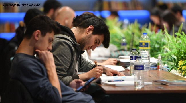 Kitap Dostu Mamak'ta Kütüphaneler, 2022 Yılında Doldu Taştı