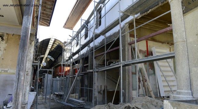 Tarihi Üzüm Pazarında 14 dükkanın restorasyonu sürüyor