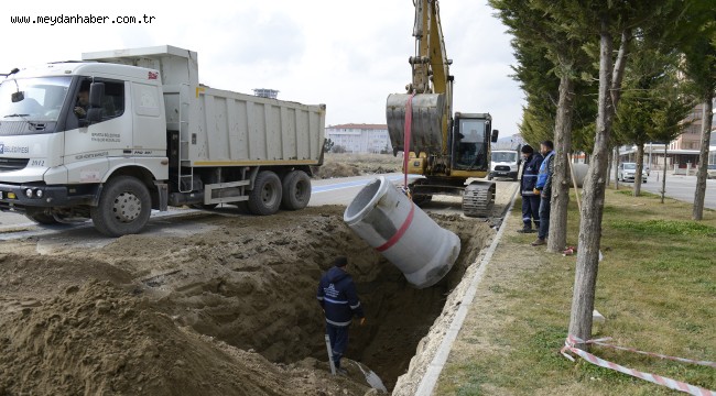 Yeni Otogarın yağmur suyu ve kanalizasyon hatları döşeniyor