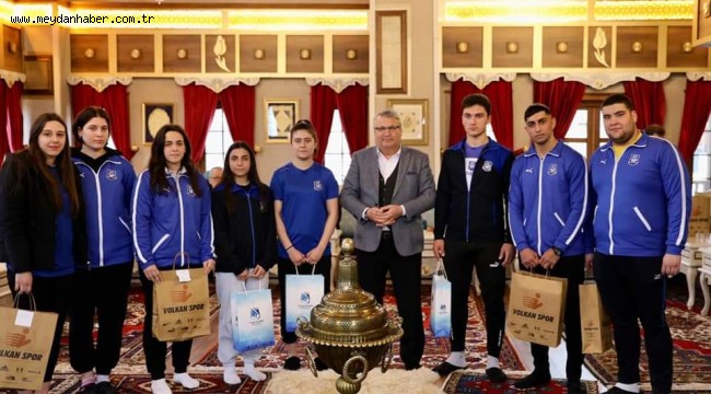 YUNUSEMRE BELEDİYESPOR 2022'YE DAMGA VURDU