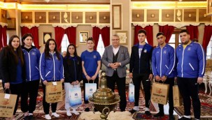 YUNUSEMRE BELEDİYESPOR 2022'YE DAMGA VURDU