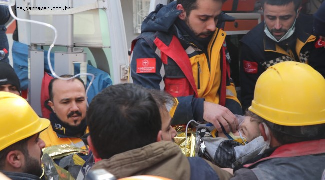 7 yaşındaki Beşir 81 saat sonra enkazdan sağ olarak çıkarıldı