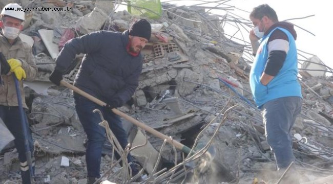 Depremden 83 saat sonra kurtarıldı, soluğu enkazlarda aldı