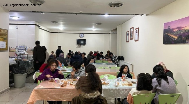 Depremzedeler İzmir Büyükşehir Belediyesi'nin sosyal tesislerine yerleştirildi