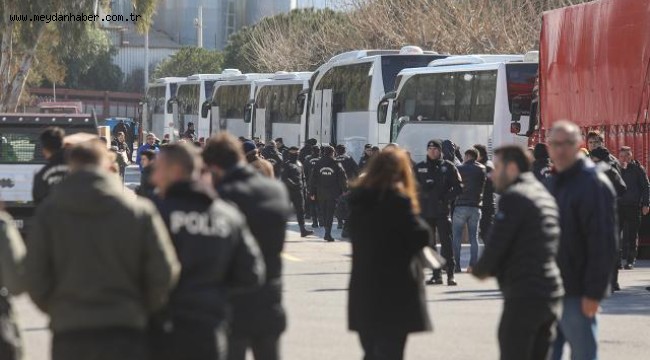 Gönüllü 225 polis İzmir'den deprem bölgesine gidiyor