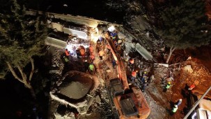 Malatya'da enkazlardan çıkarılan cenazelerin kimlik tespit işlemleri sürüyor