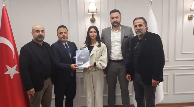 NİSA ALPTEKİN TÜRKİYE'NİN EN GENÇ VEKİL ADAY ADAYI BUCA'DAN ÇIKTI