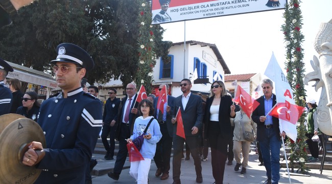 ATATÜRK'ÜN FOÇA'YA GELİŞİNİN 89. YIL DÖNÜMÜ TÖRENLE ANILDI