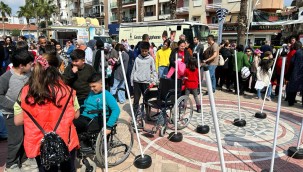 İzmir Büyükşehir Belediyesi 23 Nisan'ı çocuk şenlikleriyle kutluyor