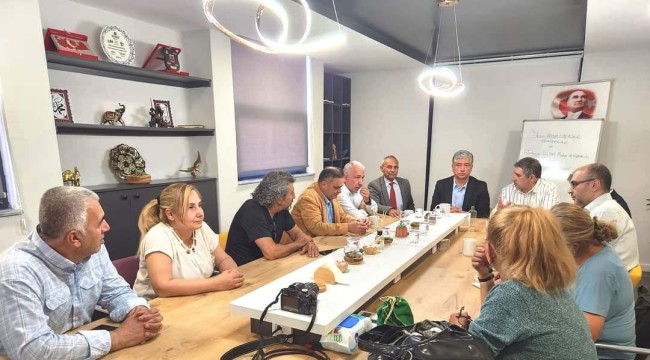 CHP Adana Milletvekili Sadullah Kısacık'tan gazetecilere destek!