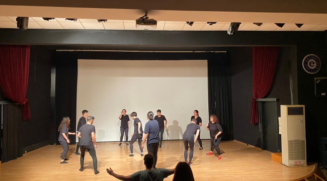 Egeliler tiyatroya doyacak