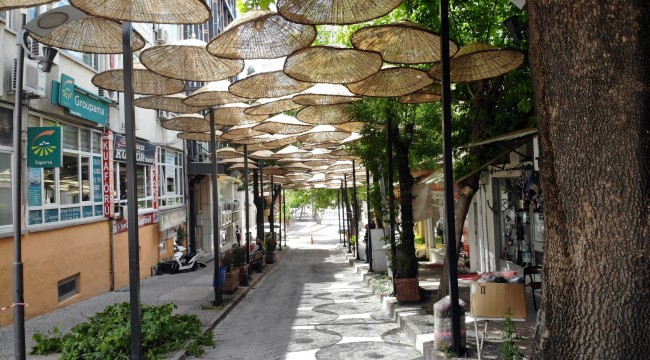 Eski Çankırı Bölgesi Hasır Şemsiyeler ile Süslendi